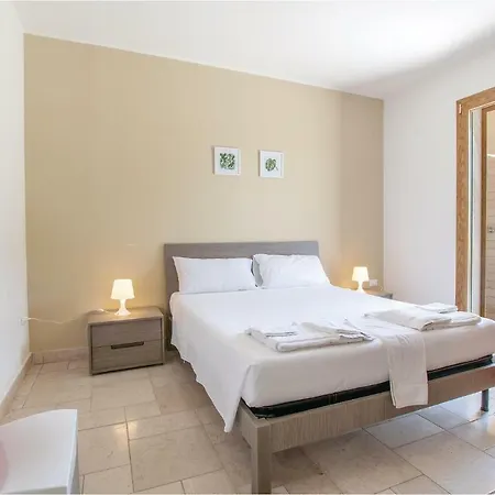 Prázdninový dům Nice In W/ 2 Bedrooms *