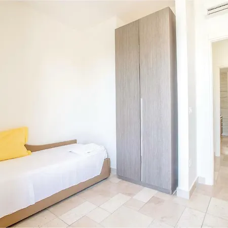 Nice In W/ 2 Bedrooms